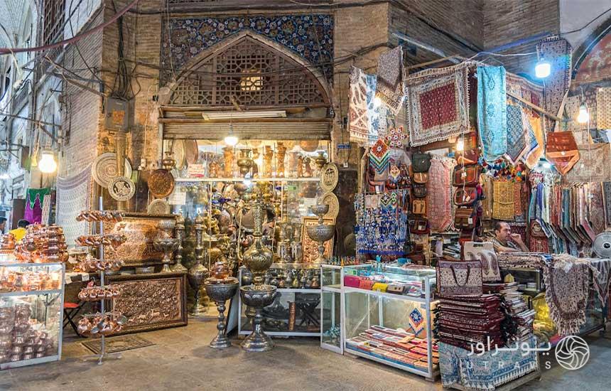داخل بازار قیصریه اصفهان